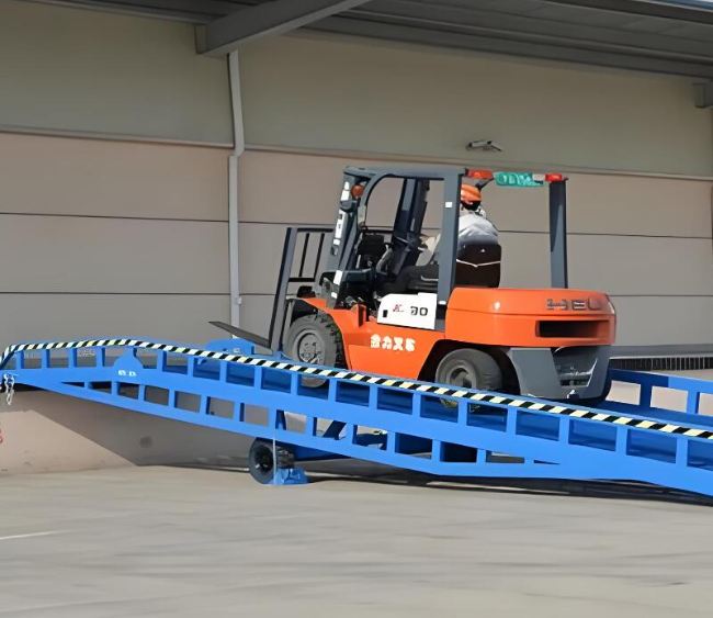 安达移动式卸货平台（叉车用）
